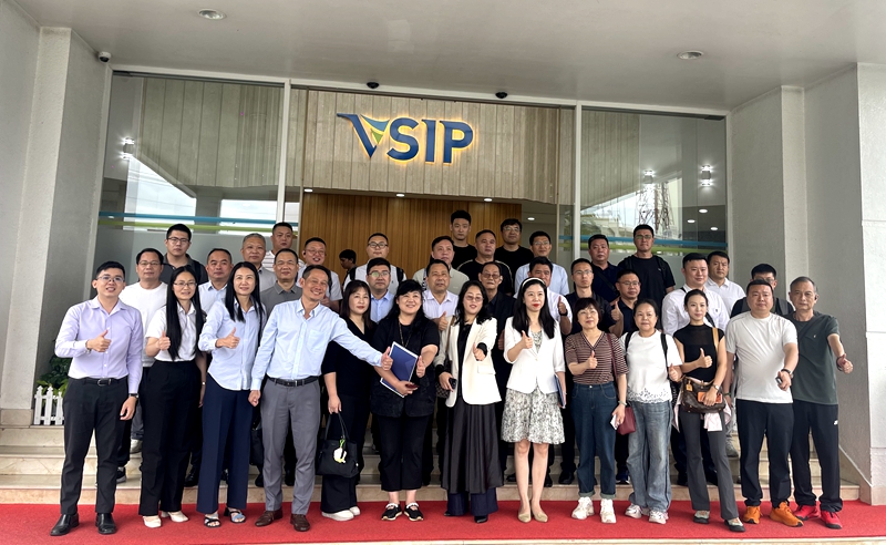 1764054015582505.jpg 新加坡工业园区_副本.jpg